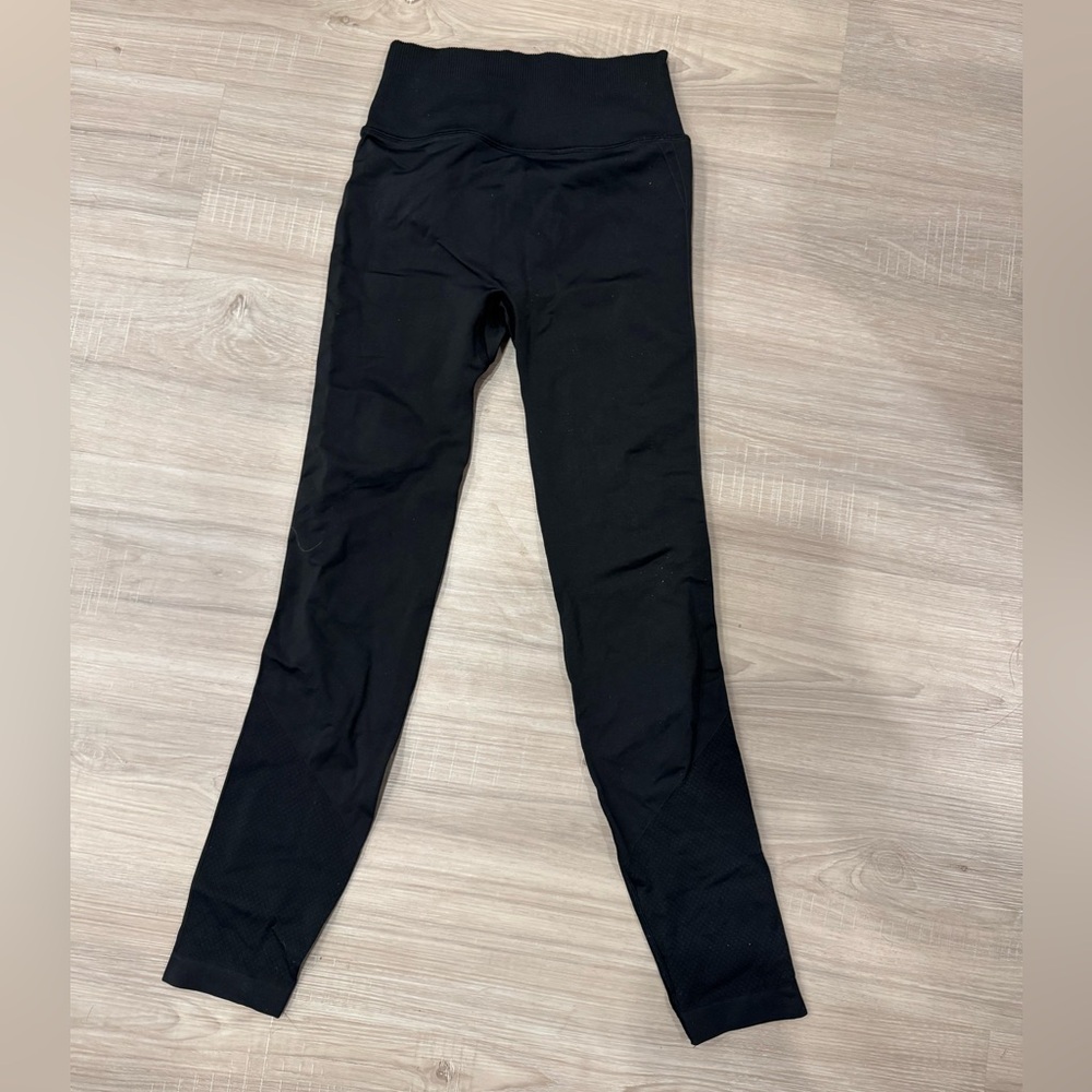 Lululemon black patterned leggings